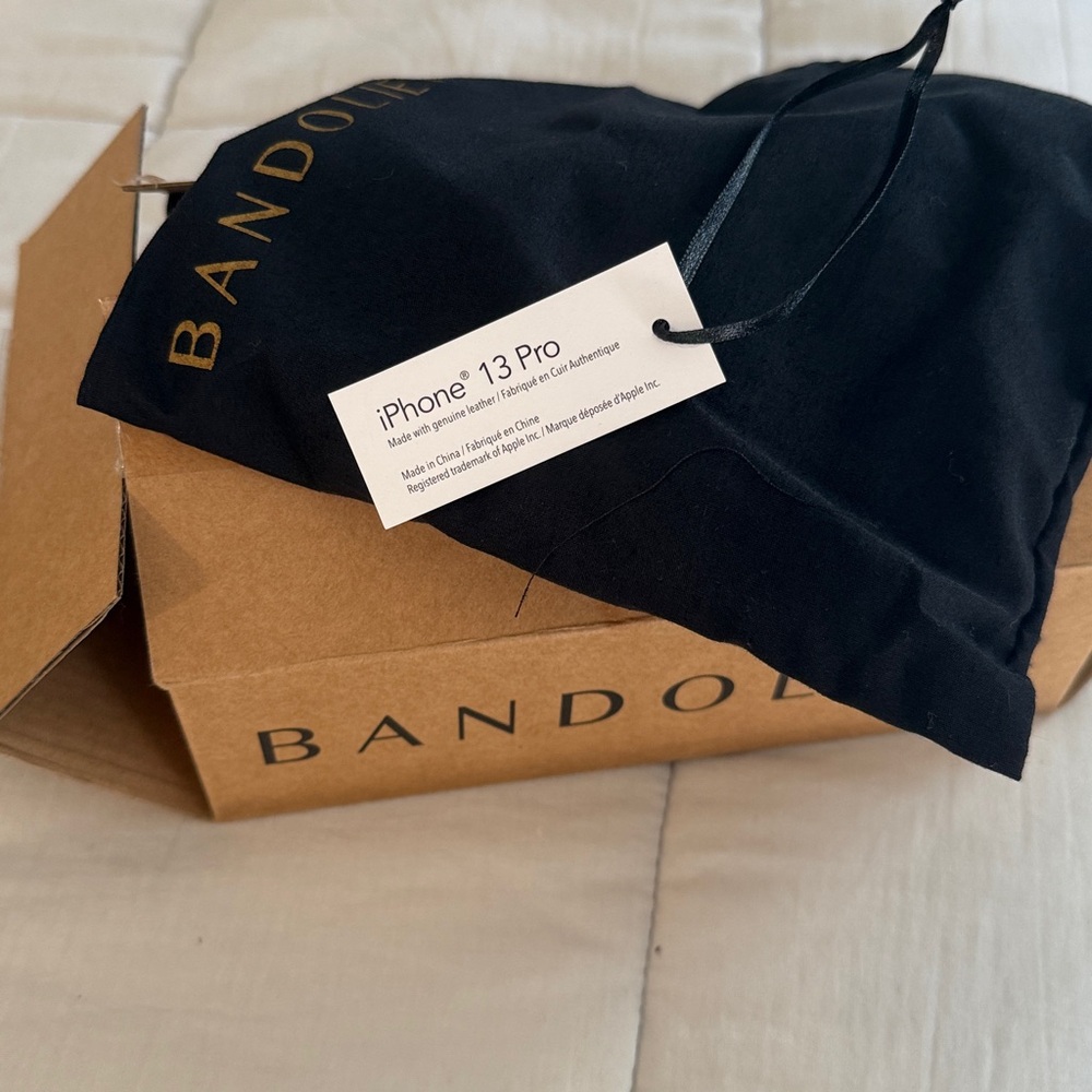 Bandolier iPhone 13Pro Kimberly discontinued color brown/gold - Picture 16 of 16